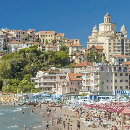 Feriehus Four Bedroom Holiday In Sanremo