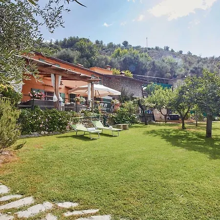 Сasa de vacaciones Four Bedroom Holiday In San Remo